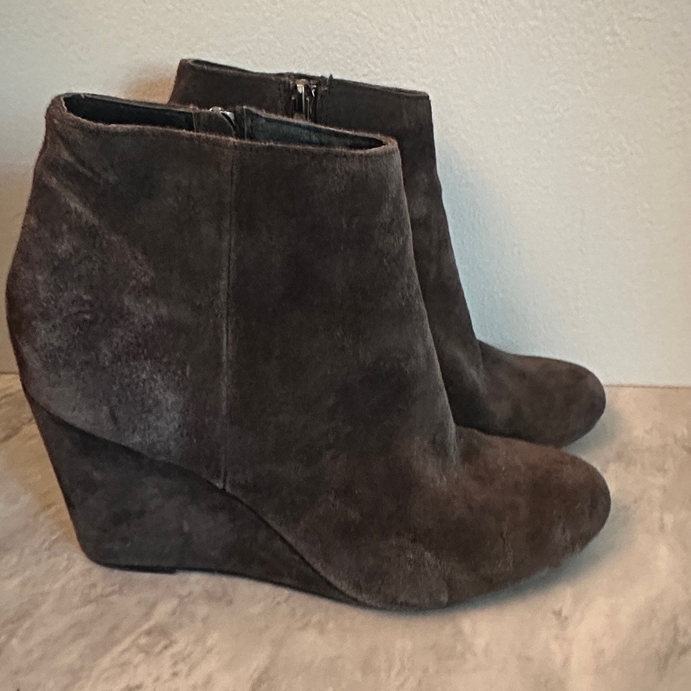 Dolce Vita Suede Wedge Ankle Boots Women’s Size 9 - Picture 3 of 5